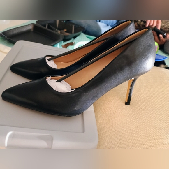 Black high heels - Picture 3 of 9